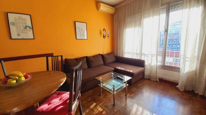 Apartamentos Plaza Universitat