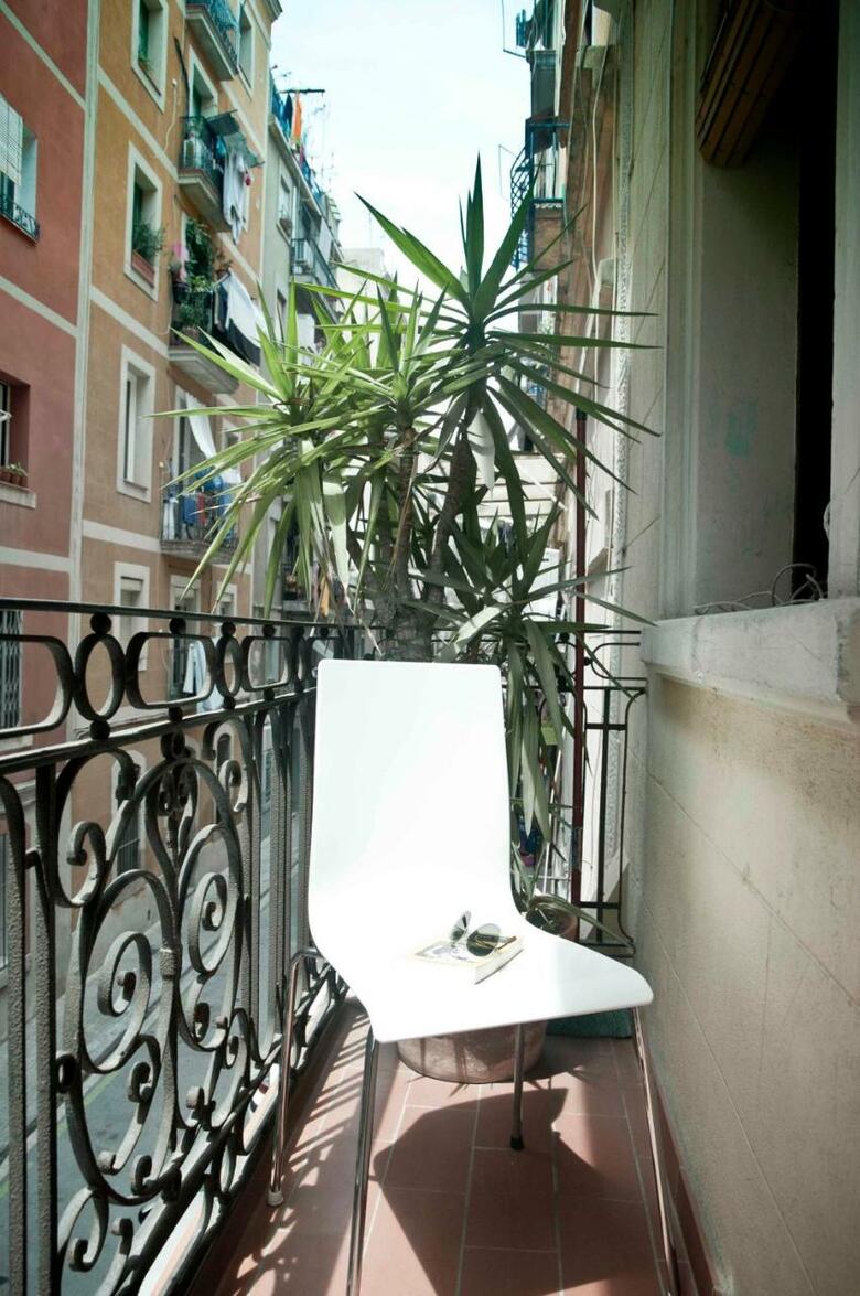 Barceloneta Suites Apartments Beach