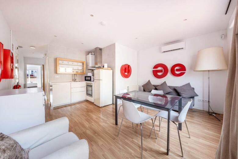 Ainb Barcelona Sants Apartments