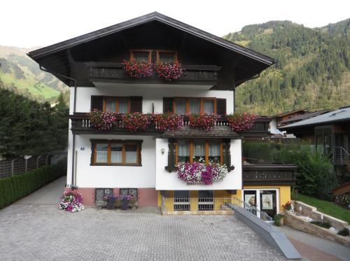 Hostal Pension Theresia