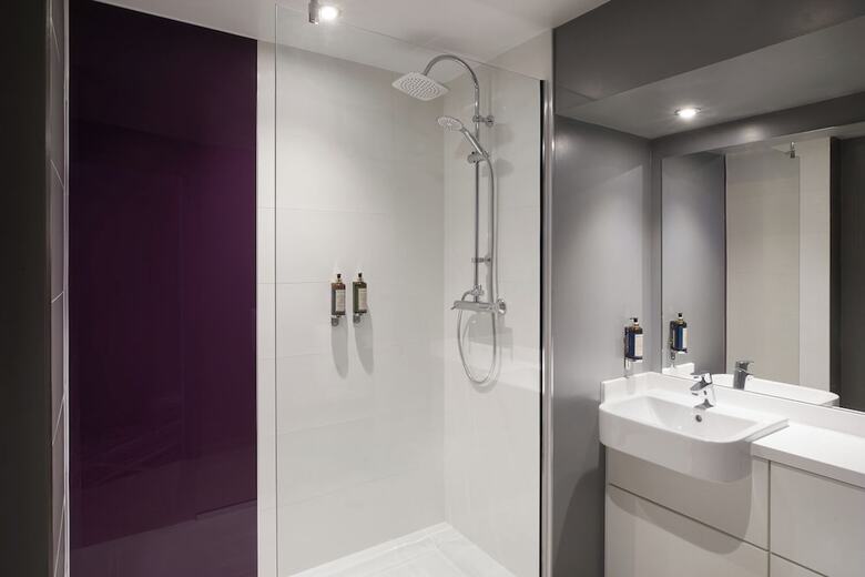 Hotel Premier Inn Jersey Charing Cross