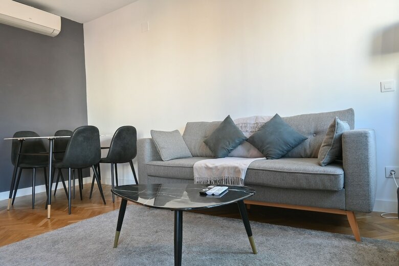 M Sil2 Bonito Apartamento De Dos Dormitorios A P