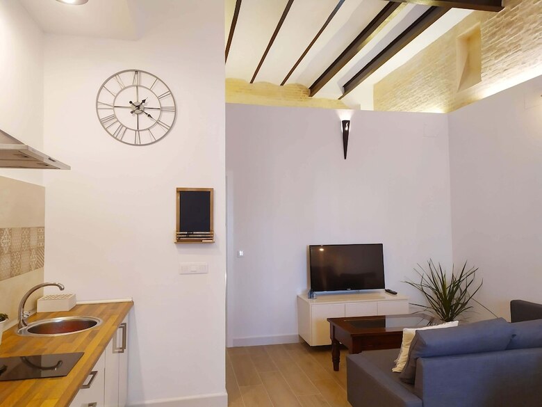 Apartamentos Miraflores 58 Guest House