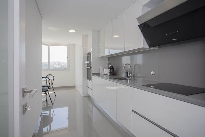 Liiiving - Luxury River View Apartment III