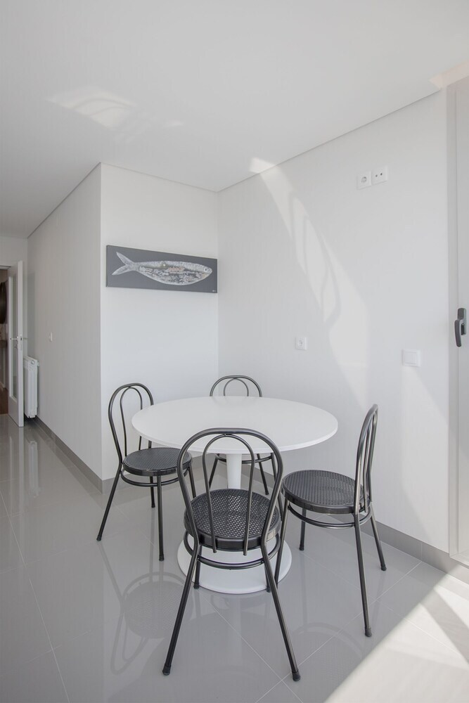 Liiiving - Luxury River View Apartment III