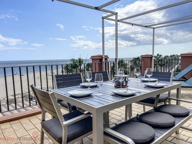 Luxury Front Line Apartment In Isla Canela Beach