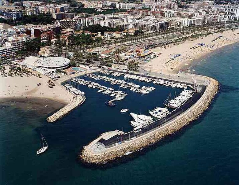 Apartamentos 520 � Golden Coast Paradise