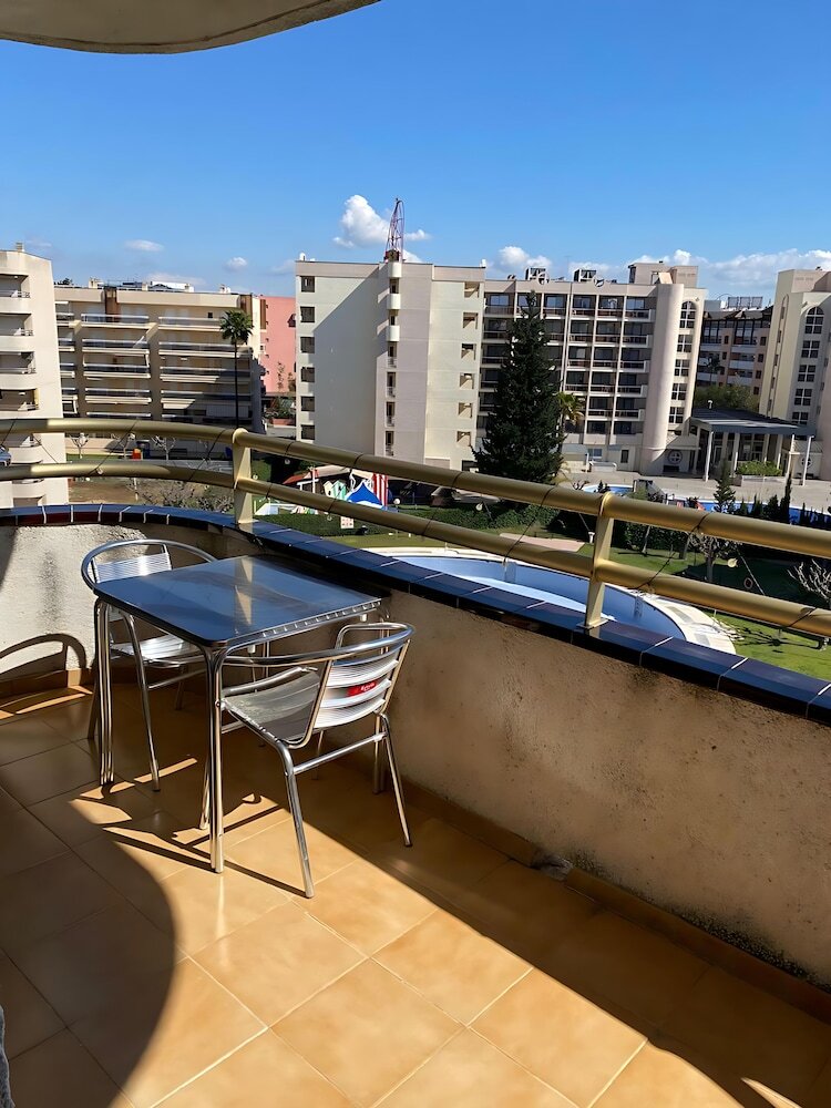 Apartamentos 520 � Golden Coast Paradise