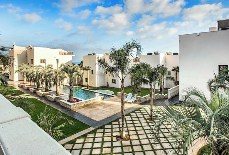 Aparthotel Calma Holiday Villas