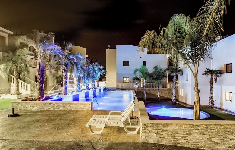 Aparthotel Calma Holiday Villas