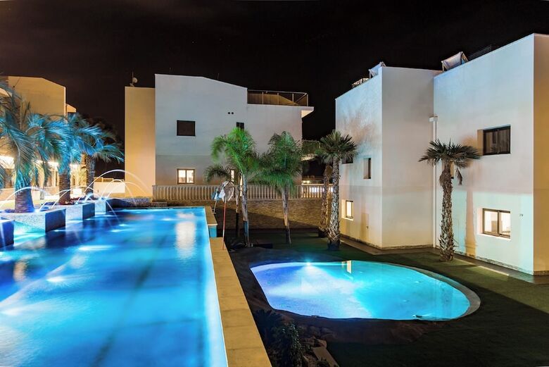 Aparthotel Calma Holiday Villas
