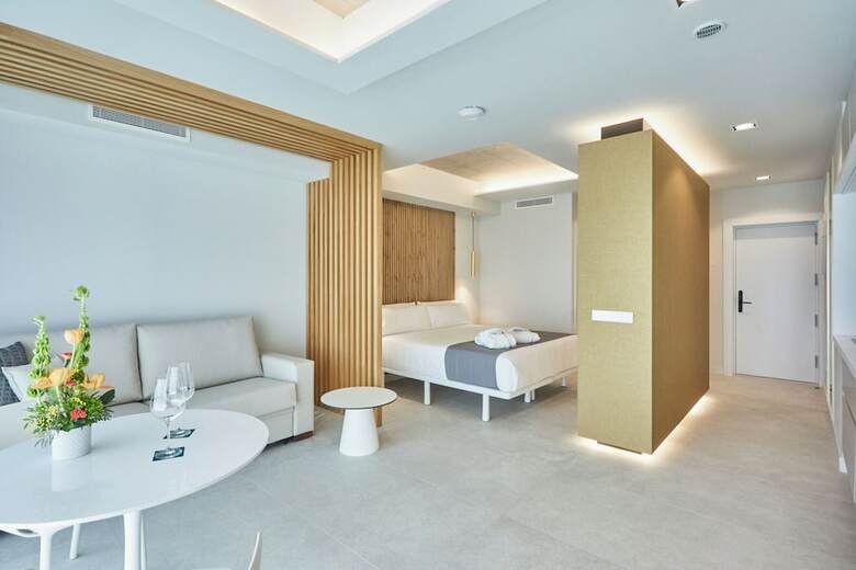 Silken Atlantis Suite ? Holiday Homes