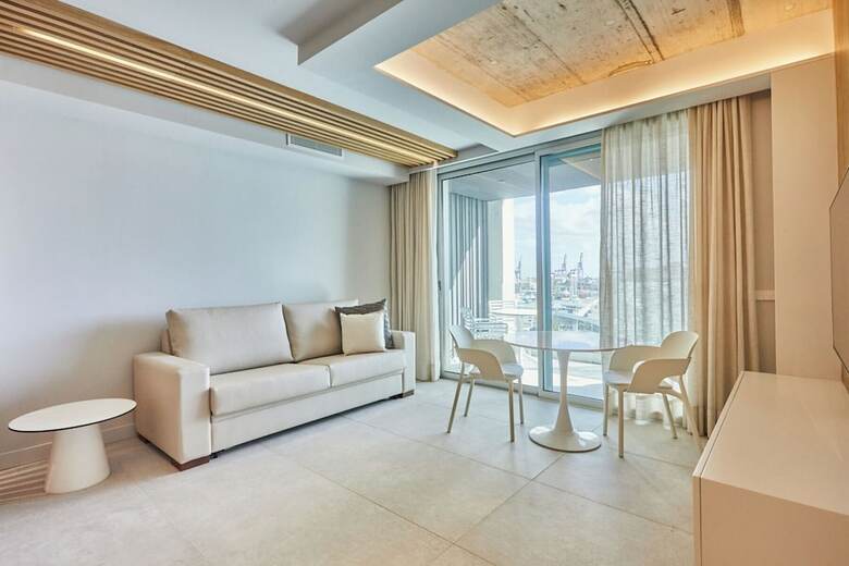 Silken Atlantis Suite ? Holiday Homes
