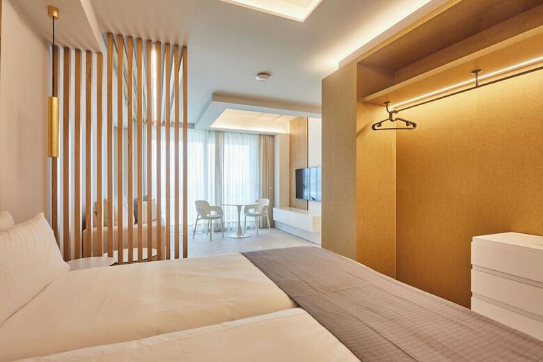 Silken Atlantis Suite ? Holiday Homes