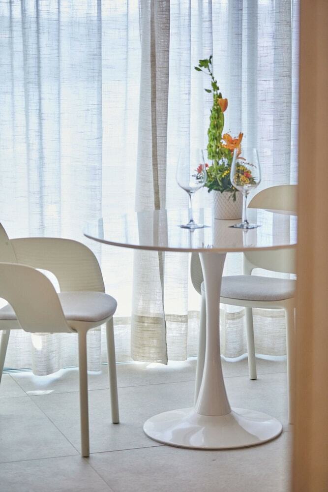 Silken Atlantis Suite ? Holiday Homes