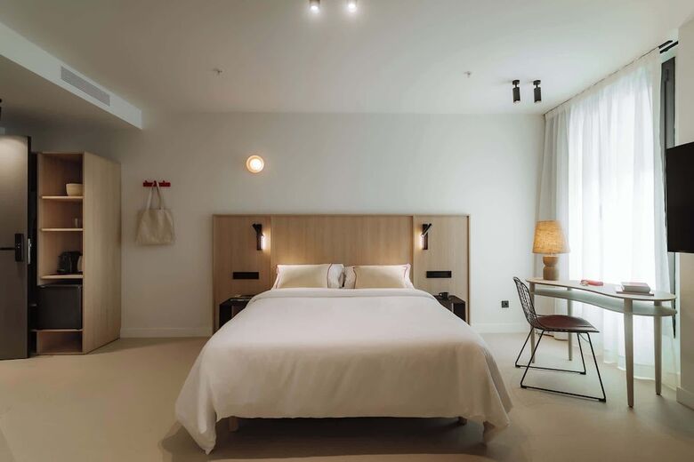 Hotel Design Suites By Olala Homes