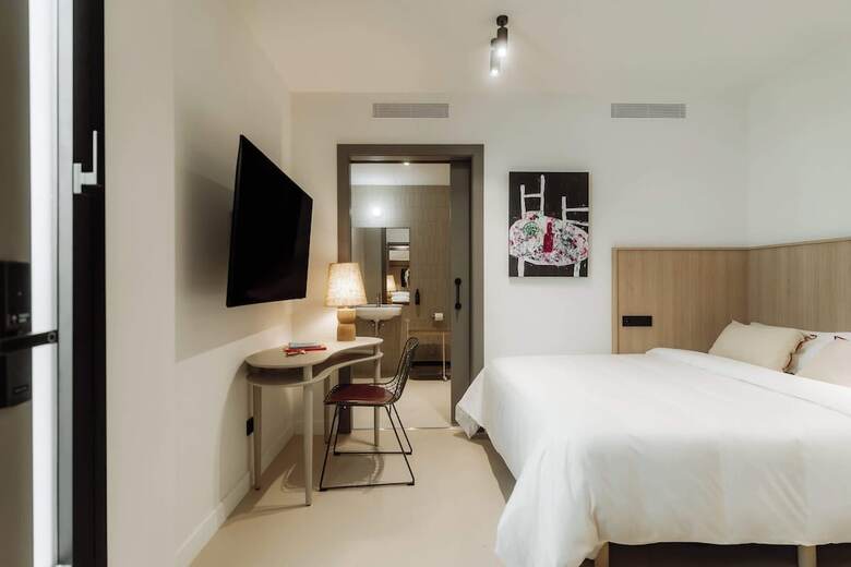 Hotel Design Suites By Olala Homes