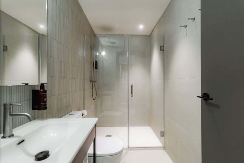 Hotel Design Suites By Olala Homes