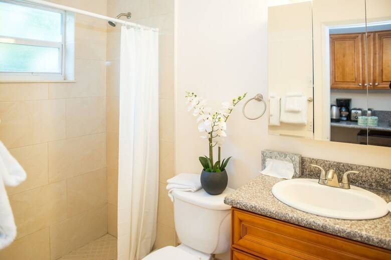 Hotel Shore Haven Resort Inn