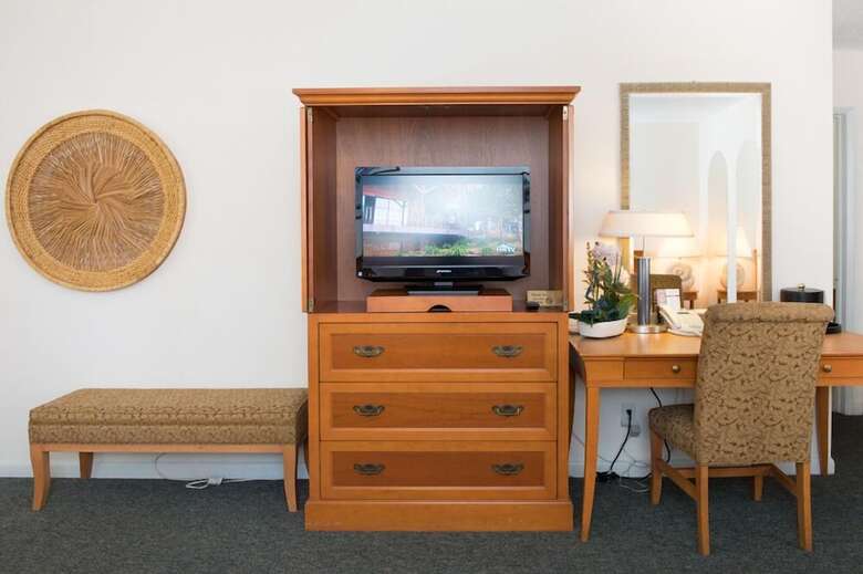 Hotel Shore Haven Resort Inn