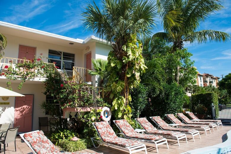 Hotel Shore Haven Resort Inn