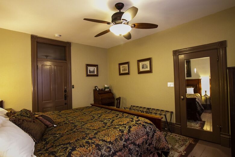 Bed & Breakfast Swantown Inn