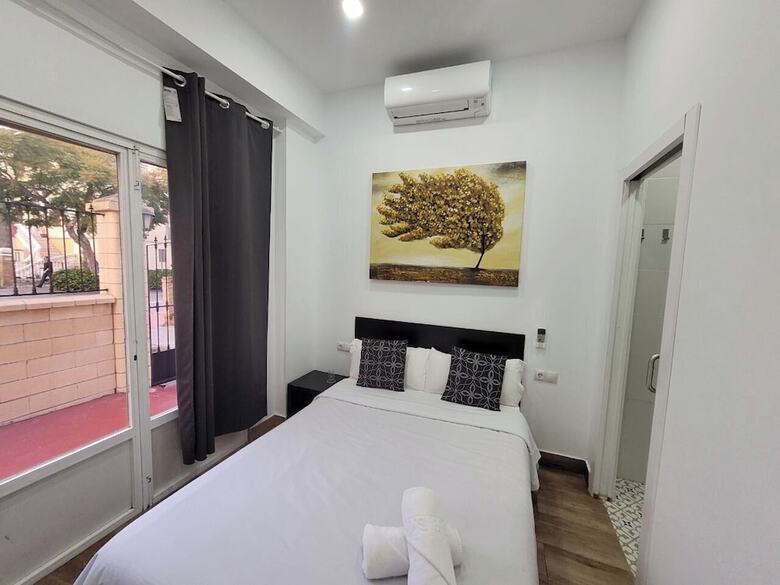 Hotel Ayz Elcano - Auto Check-in Property