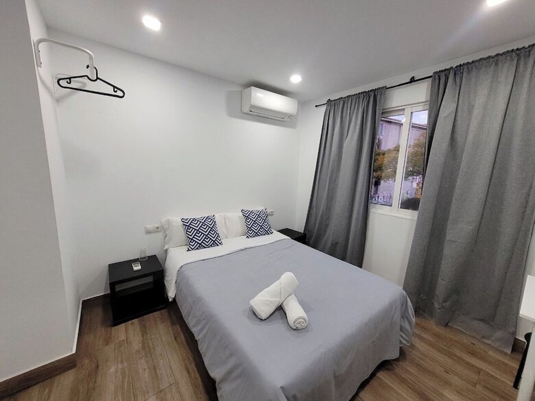 Hotel Ayz Elcano - Auto Check-in Property