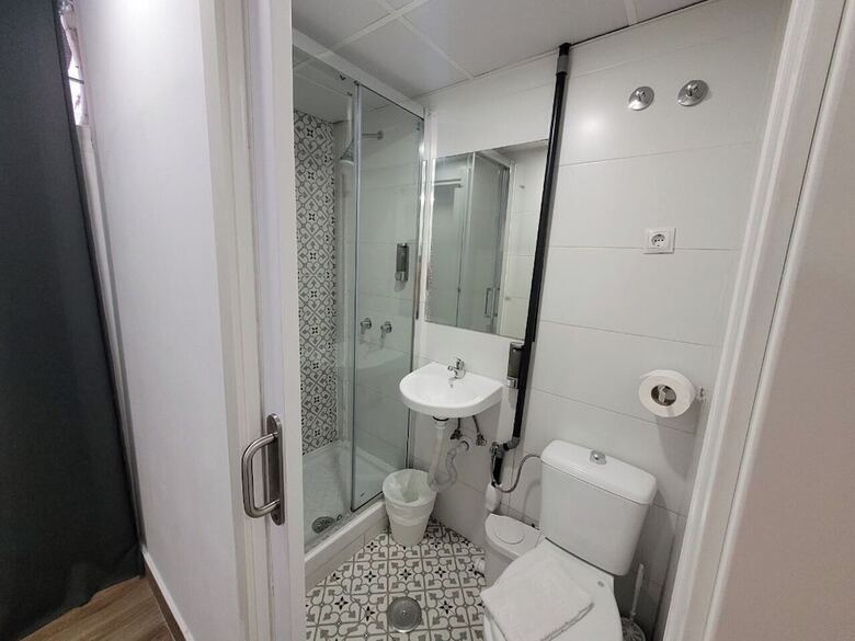 Hotel Ayz Elcano - Auto Check-in Property