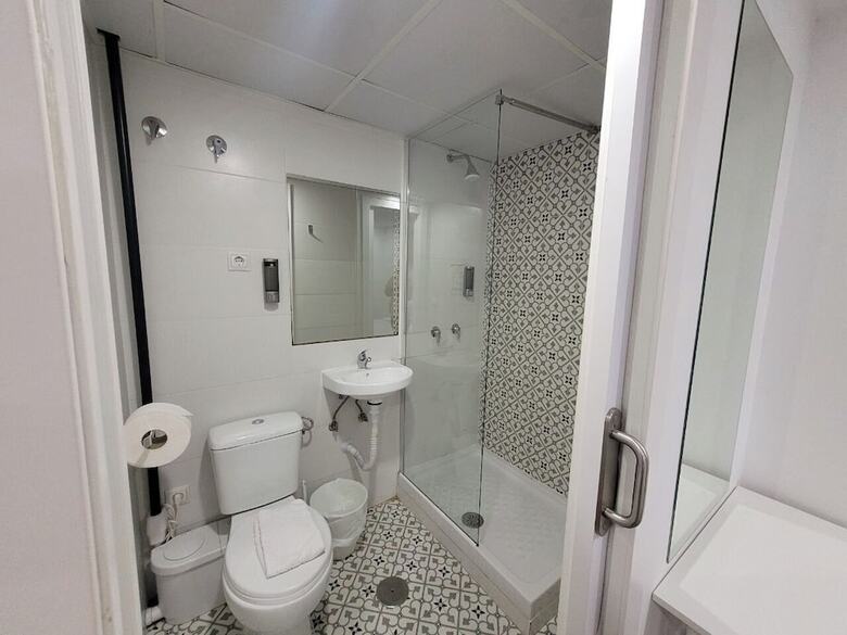 Hotel Ayz Elcano - Auto Check-in Property