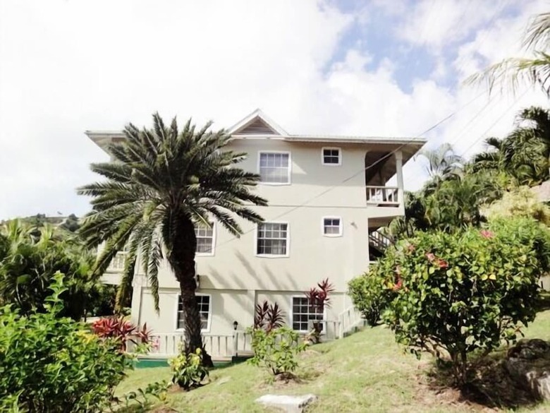 Island Inn Apartments