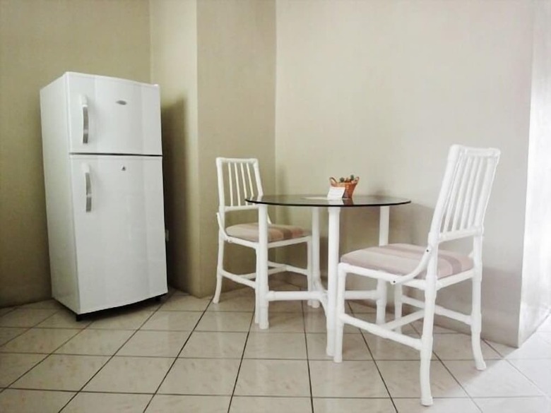 Island Inn Apartments