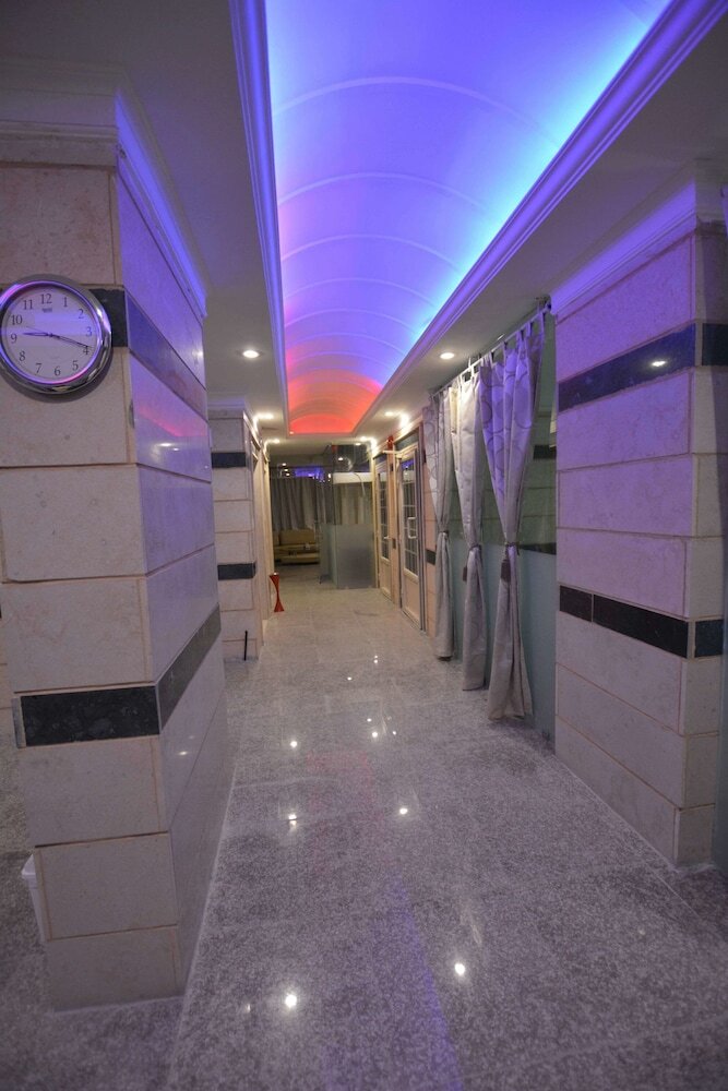 Aparthotel Leader Apartments 1