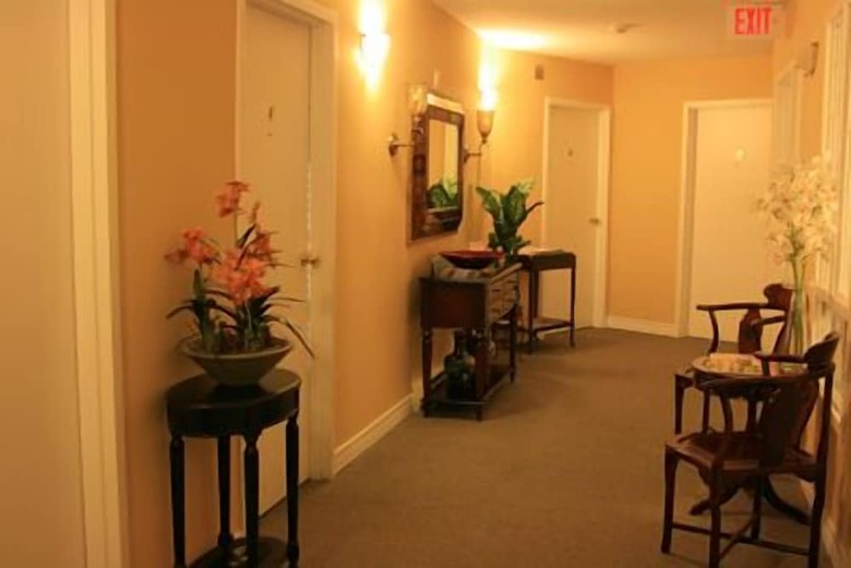 Bed & Breakfast Orchid Inn And Ginger Restaurant