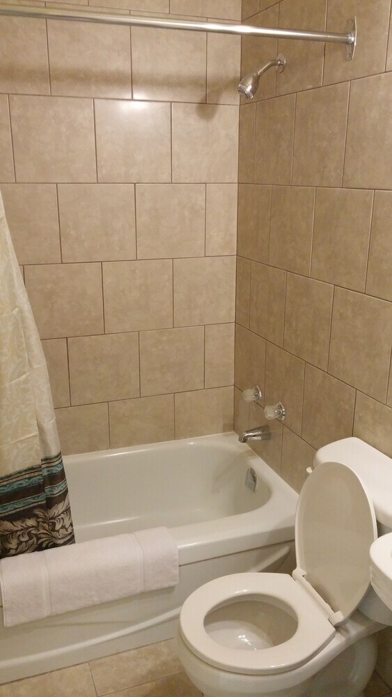 Traveller's Choice Motel