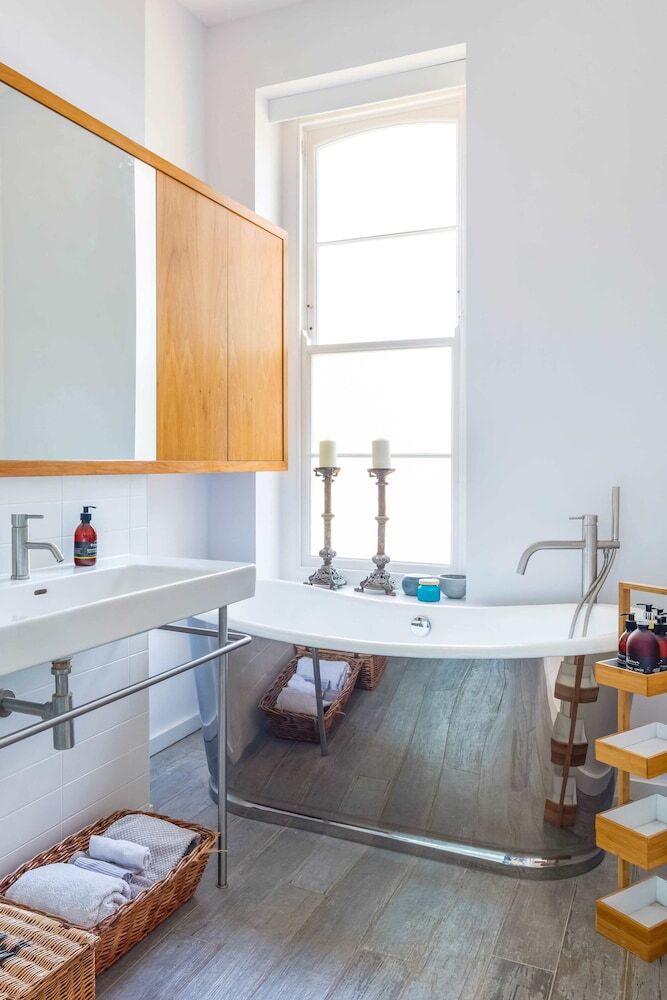 Exceptional Renovated Period Home In Clifton
