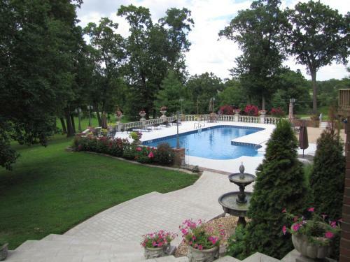 Shiloah Manor B&B And Event Center