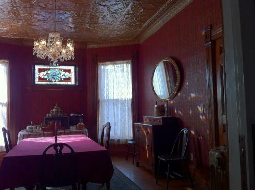 Grand Avenue Bed And Breakfast