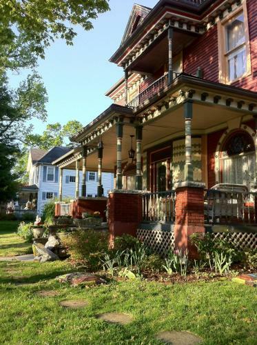 Grand Avenue Bed And Breakfast