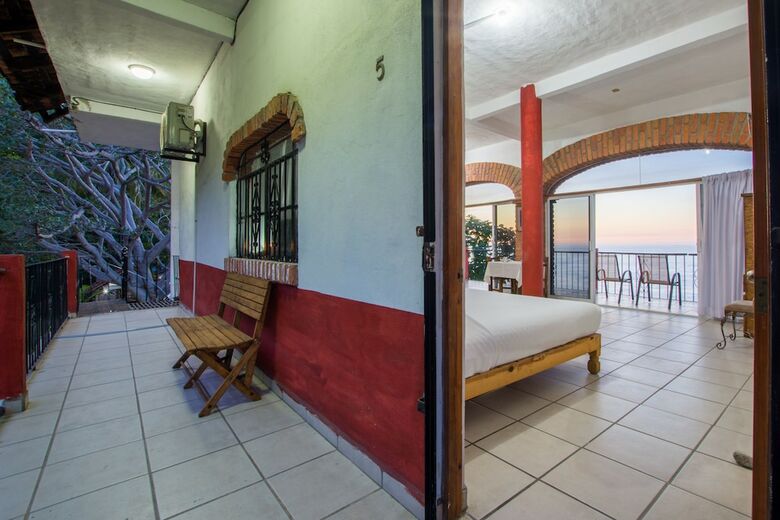 Aparthotel Traditional Sierra Leon Oceanfront Rooms