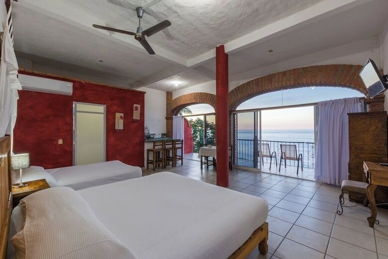 Aparthotel Traditional Sierra Leon Oceanfront Rooms