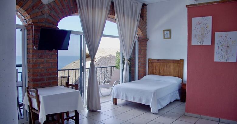 Aparthotel Traditional Sierra Leon Oceanfront Rooms