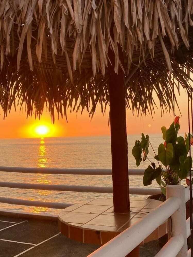 Aparthotel Traditional Sierra Leon Oceanfront Rooms