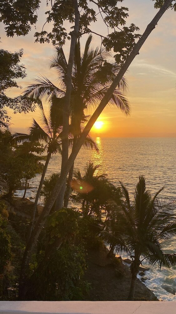 Aparthotel Traditional Sierra Leon Oceanfront Rooms