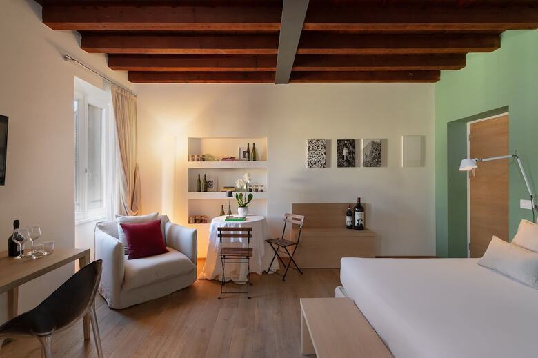 Massimago Wine Suites