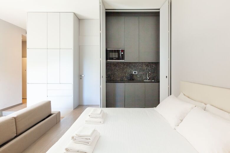 Easyhomes - Duomo Suites & Apartments