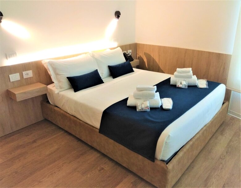 Hotel Air Rooms Rome Airport By Hellosky