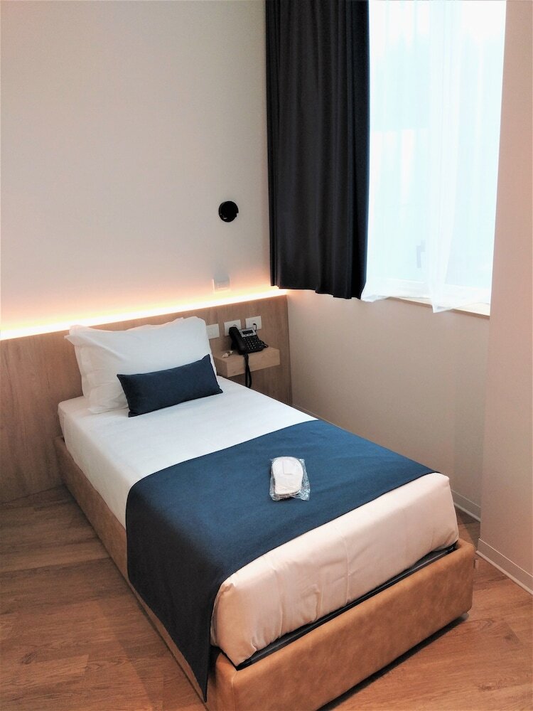 Hotel Air Rooms Rome Airport By Hellosky