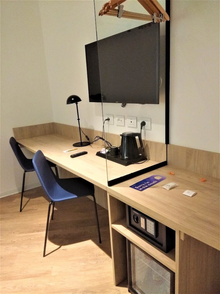 Hotel Air Rooms Rome Airport By Hellosky