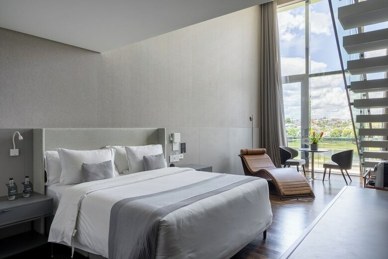 Suryaa Hotel Pinhais, Curio Collection By Hilton